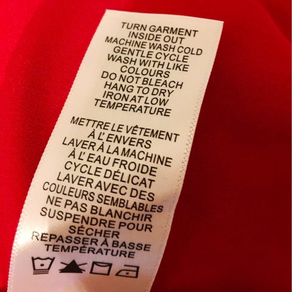 Red Scoop Neck Sleeveless Blouse - Picture 7 of 11